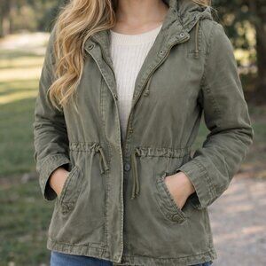 Army Green Jacket - Ambiance
